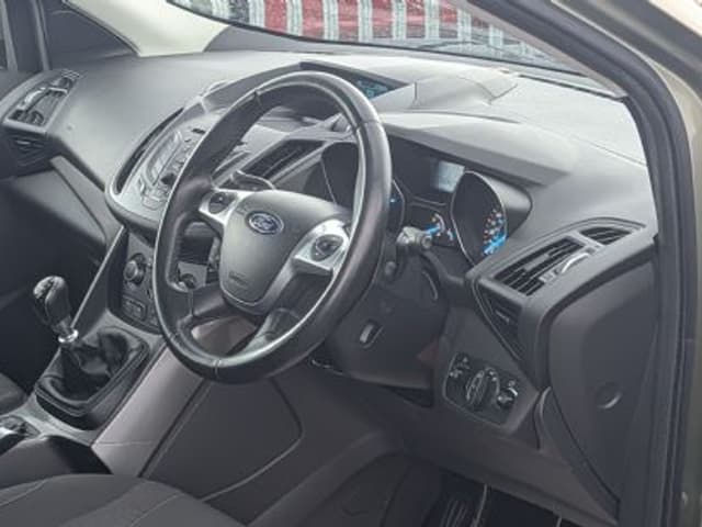 2015 Ford Kuga, photo 3